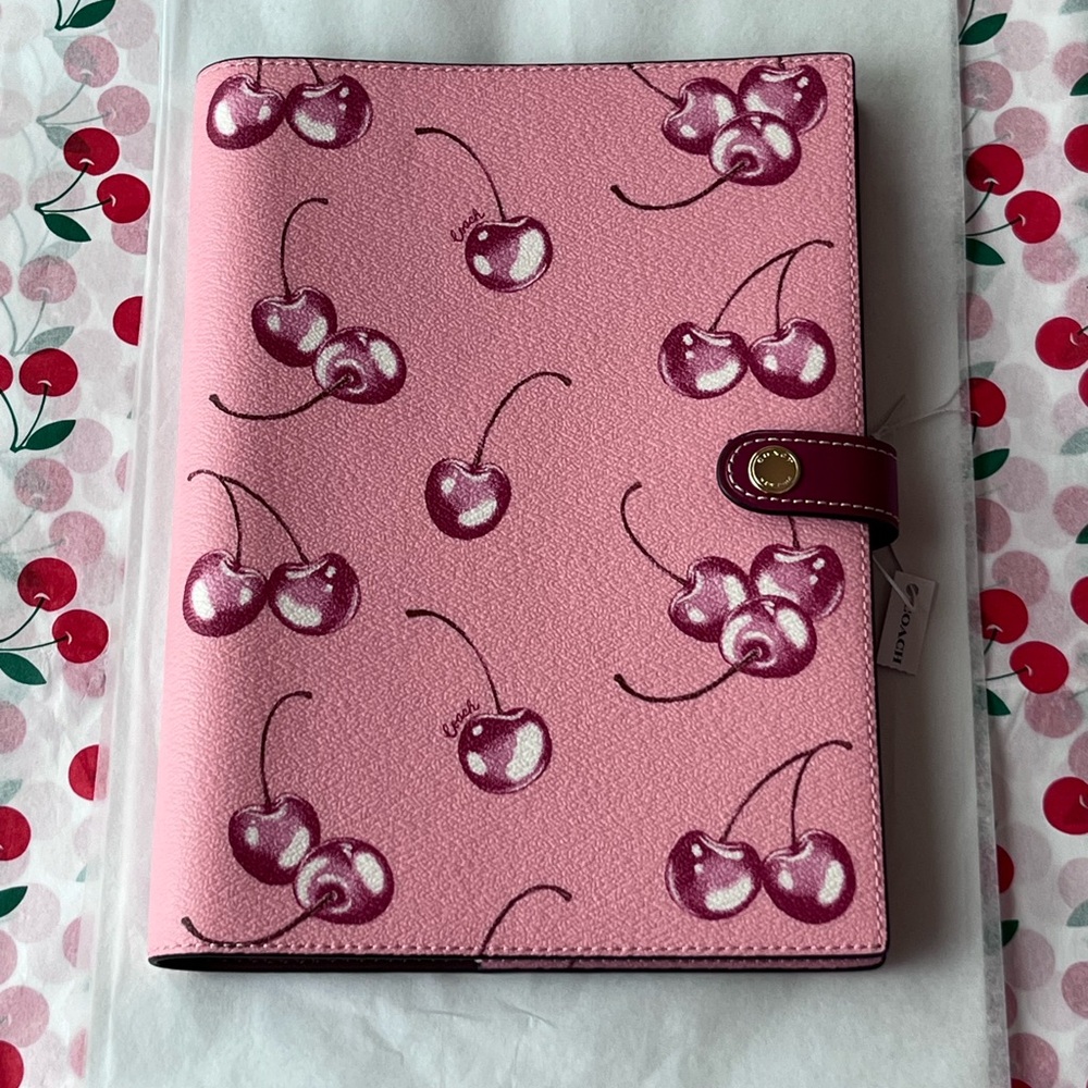 🍒 COACH NOTEBOOK WITH CHERRY PRINT 🍒 NWT 🍒